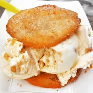 Churro ice cream sandwich with cookies'n'creme ice cream
