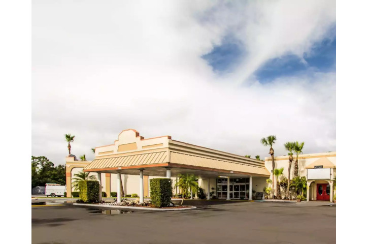 ISLAND HOTEL of Space Coast Hotel 1
