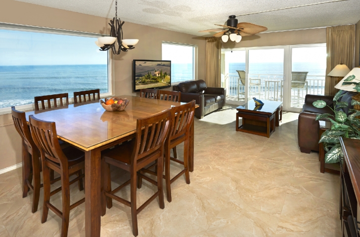 Stay in Cocoa Beach Dining Room