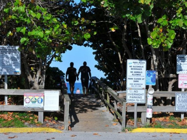 Robert P. Murkshe Memorial Park Beach Access
