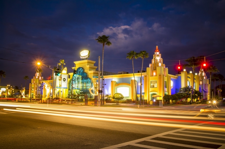 Ron Jon Surf Shop Exterior Landscape