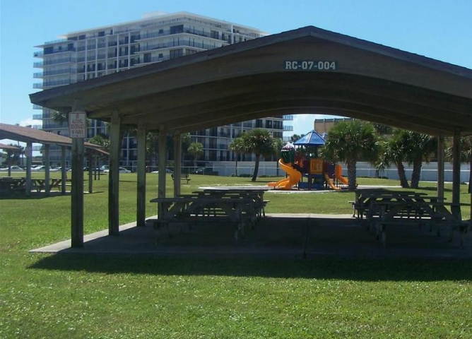 Sidney Fischer Park Picnic Benches