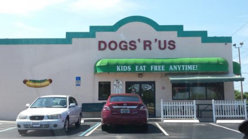 Dogs 'R' Us Titusville Exterior