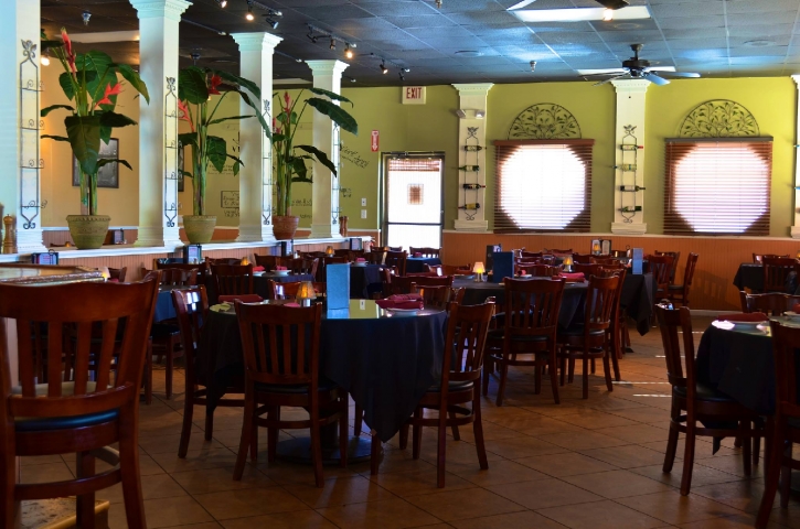 Brano's Italian Grill - Cocoa Beach Interior Seating