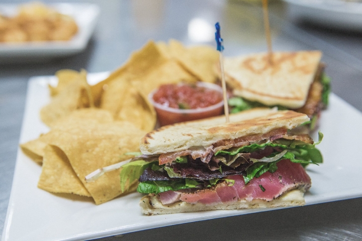 Bunky's Raw Bar & Seafood Grille Seared Tuna Sandwich