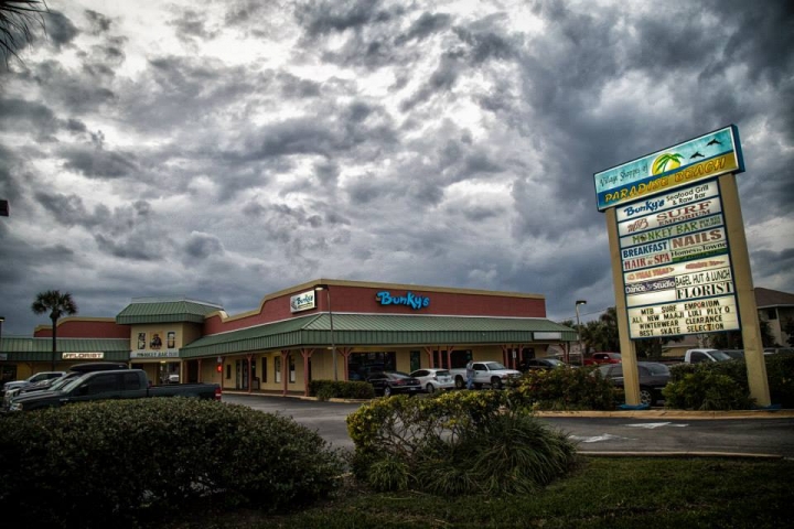 Bunky's Raw Bar & Seafood Grille Exterior