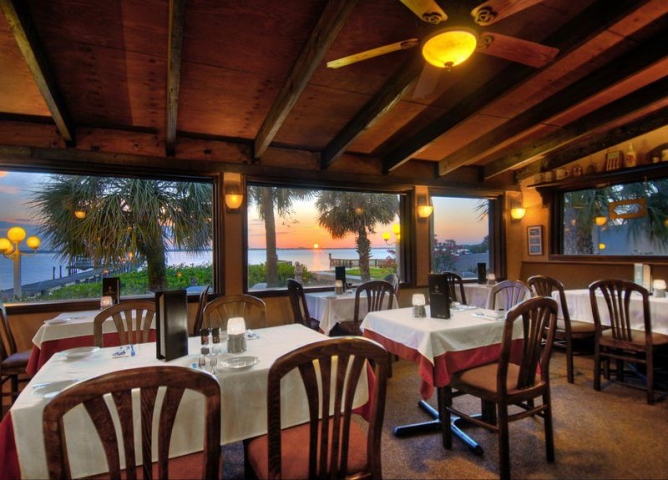 Cafe Coconut Cove Interior 1