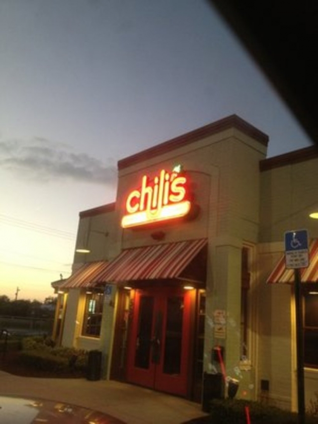 Chili's Evening Exterior