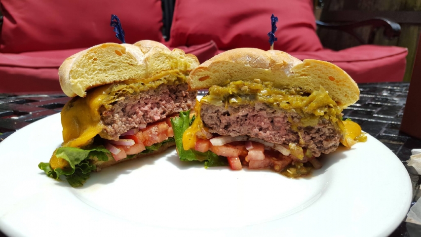 Coasters Pub & Biergarten Burger