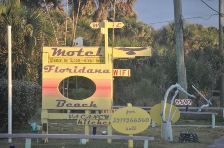 Floridana Beach Motel Outdoor Sign