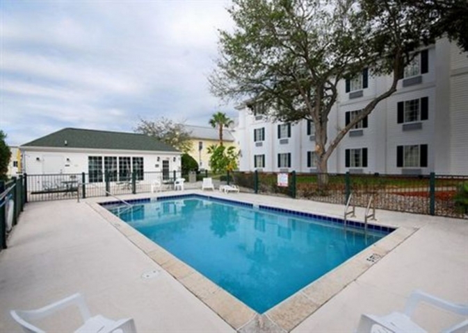 Quality Inn Palm Bay Pool