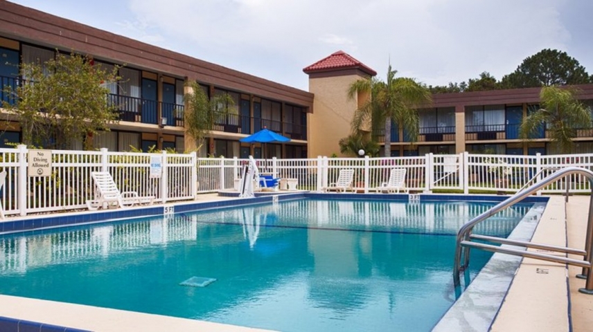 Best Western Cocoa Pool