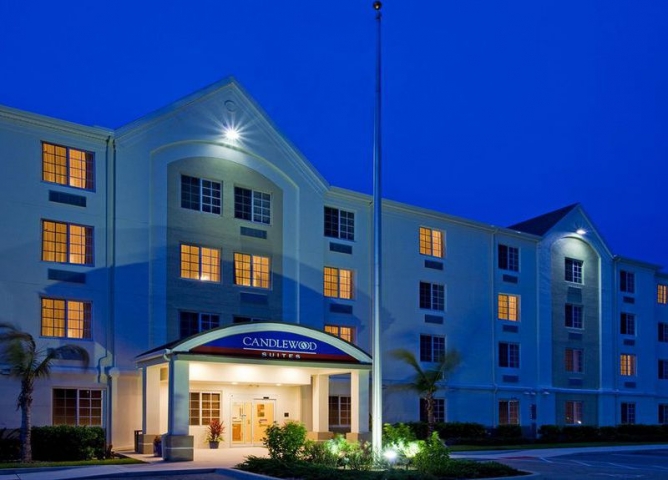 Candlewood Suites Melbourne/Viera Evening Exterior