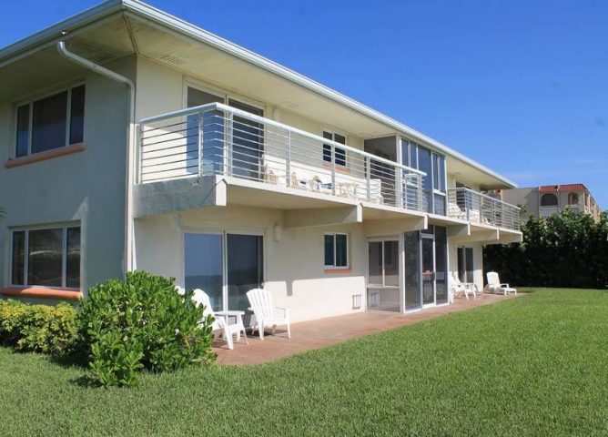 Cocoa Beach Villas Exterior