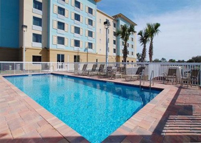 Comfort Suites Palm Bay Pool