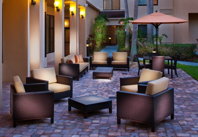 Courtyard by Marriott Melbourne West Outdoor Seating