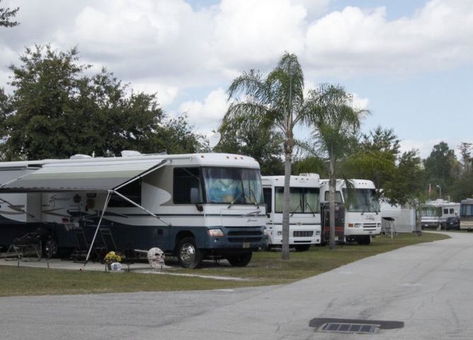 Crystal Lake RV Park Parking