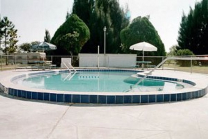 Crystal Lake RV Park Pool
