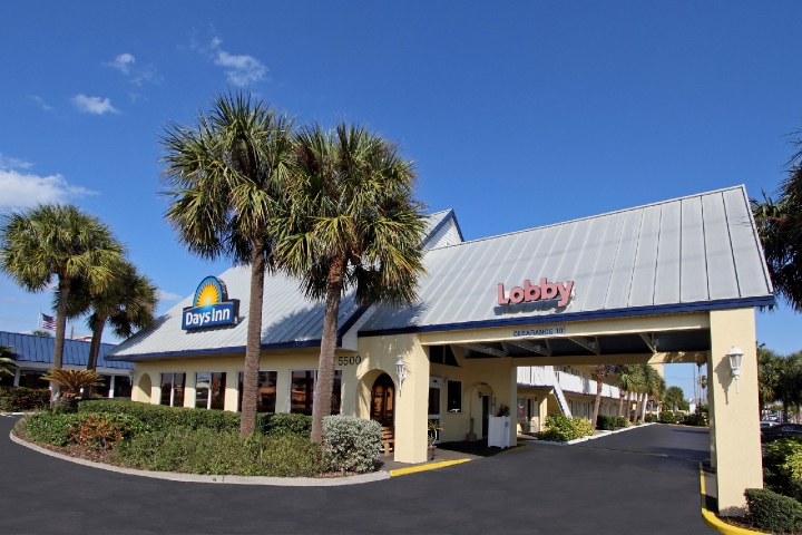 Days Inn Cocoa Beach Exterior