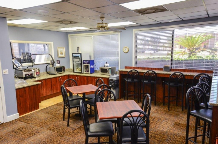 Days Inn Cocoa Beach Breakfast Area