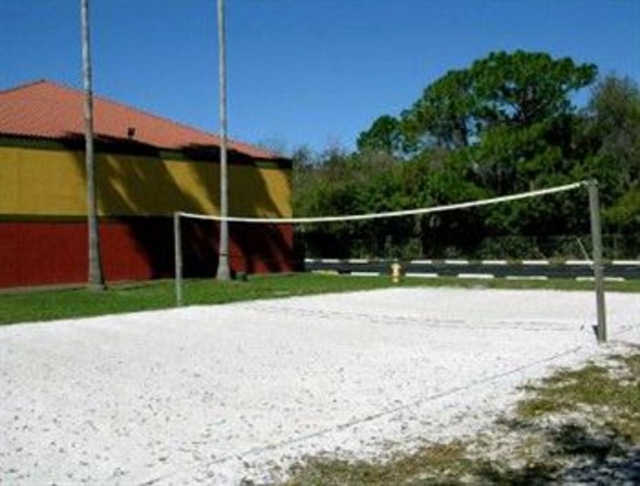 Days Inn Cocoa Volleyball Court