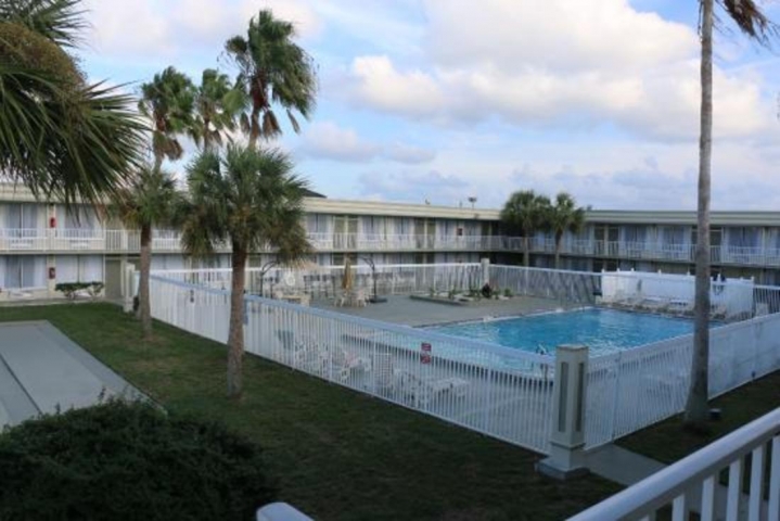 Days Inn Kennedy Space Center Pool