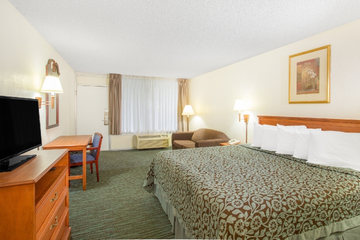 Days Inn Kennedy Space Center Room 5