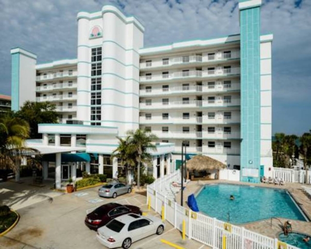 Discovery Beach Resort Exterior