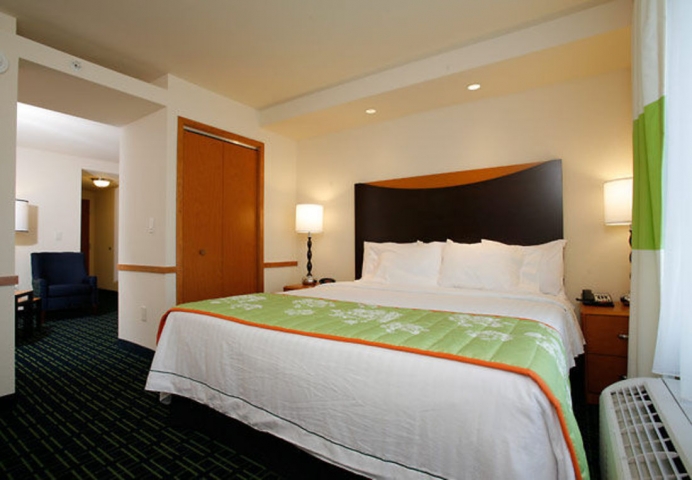 Fairfield Inn & Suites Room 1