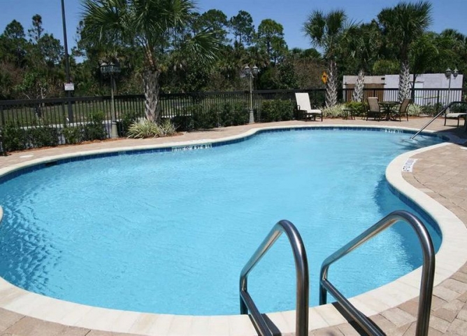 Hampton Inn I-95/Kennedy Space Center Pool