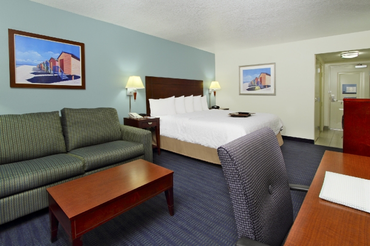 Hampton Inn Cocoa Beach/Cape Canaveral Room 5