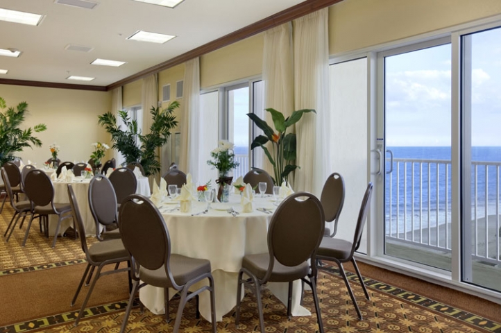 Hilton Melbourne Beach Oceanfront Formal Dining Seating 1