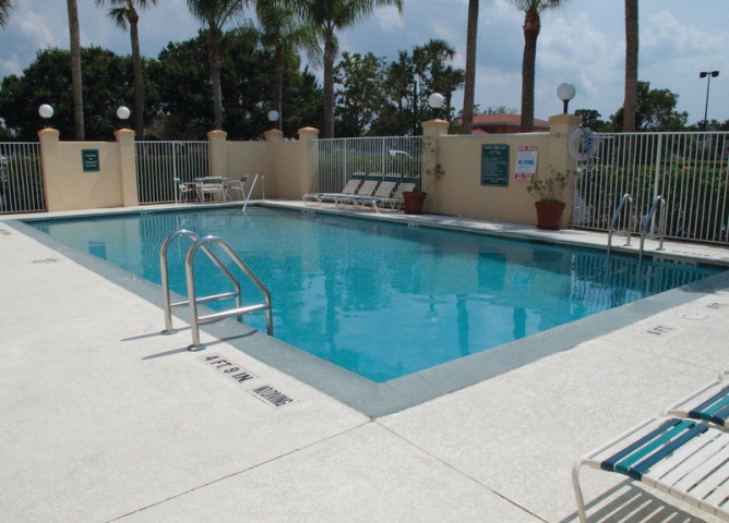 La Quinta Inn & Suites Melbourne Pool