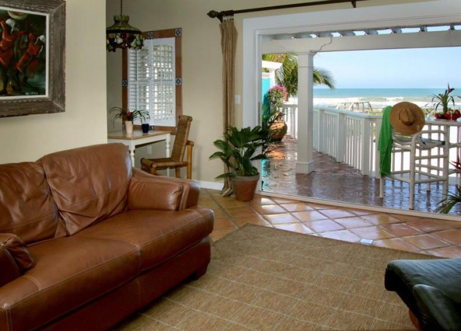 Oceanfront Cottages Balcony