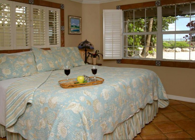 Oceanfront Cottages Room 7