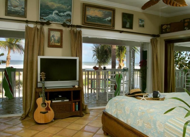 Oceanfront Cottages Room 9