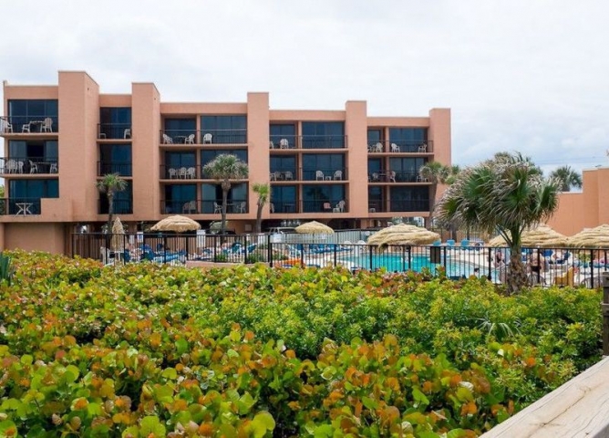 Oceanique Resort Exterior