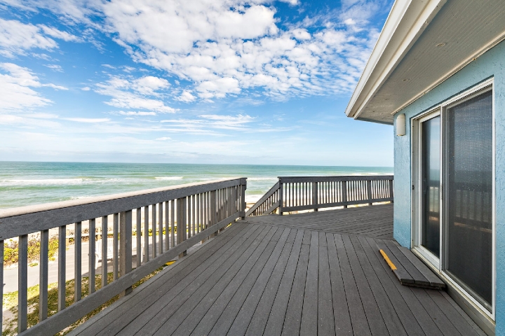 Blue View Inn Balcony View of Ocean