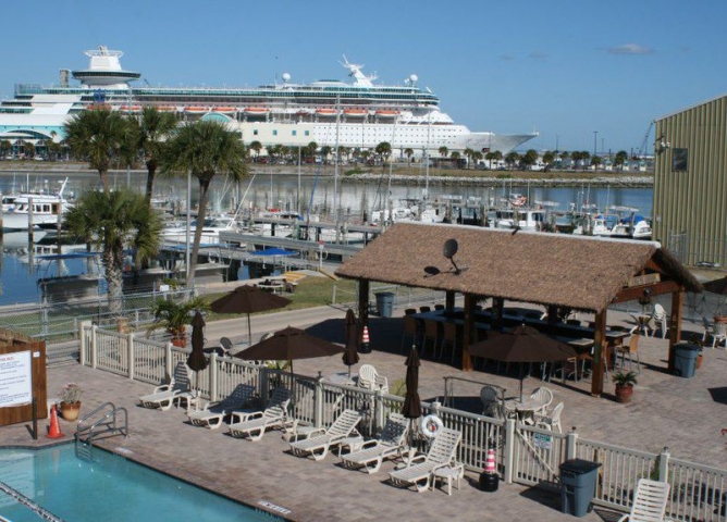 Cape Marina Pool and Covered Picnic Table Area