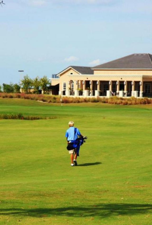 Duran Golf Club Caddy Walking Greens