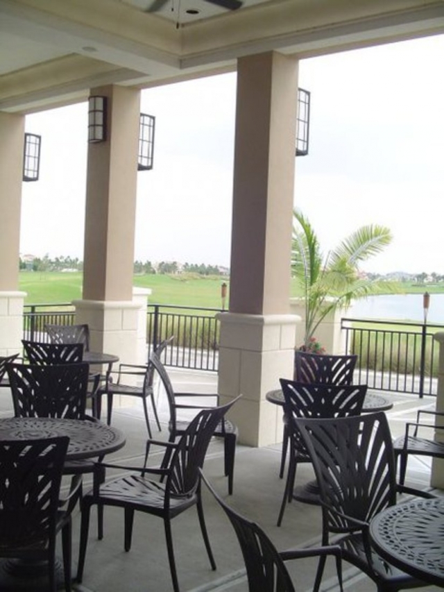 Duran Golf Club Covered Outdoor Seating