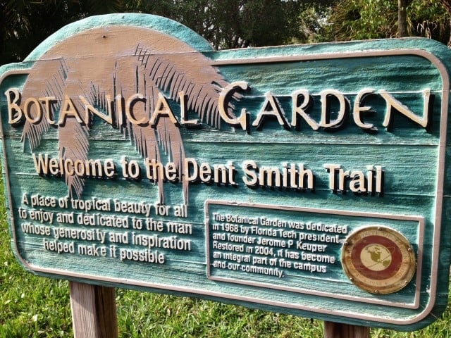 FIT Botanical Gardens Outdoor Sign