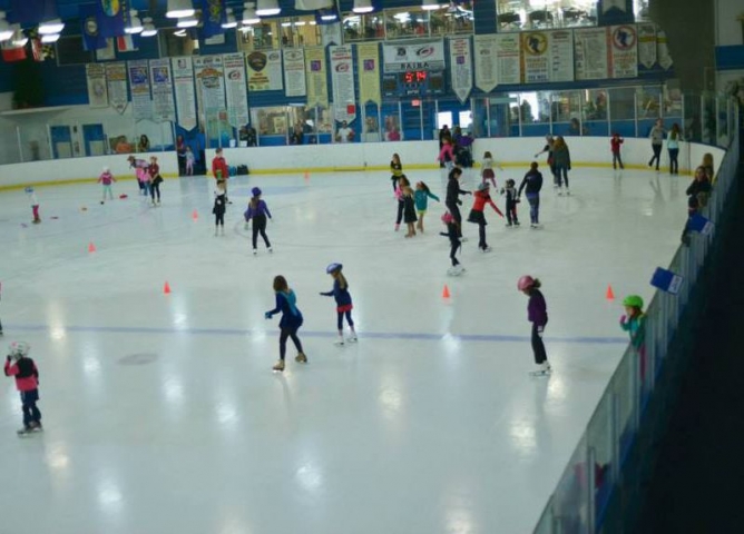 Space Coast Iceplex Kids Learning to Skate