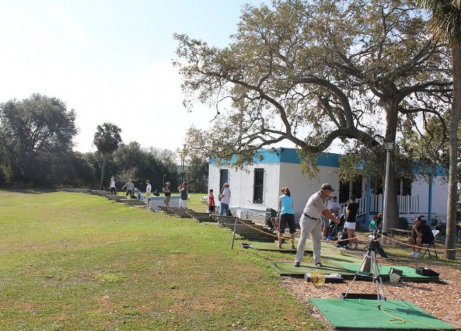 US 1 Golf Center Golfers Driving