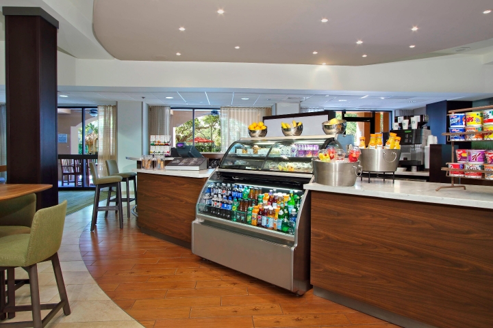Courtyard by Marriott Cocoa Beach Breakfast Area