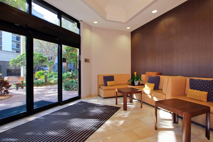 Courtyard by Marriott Cocoa Beach Entrance 1