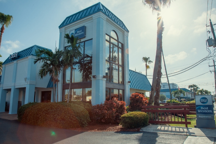 Best Western Cocoa Beach Exterior 1