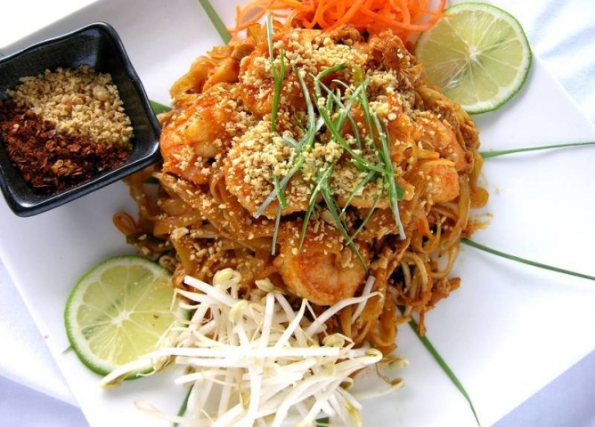 Bean Sprout Asian Cuisine Thai Noodles and Shrimp Dish