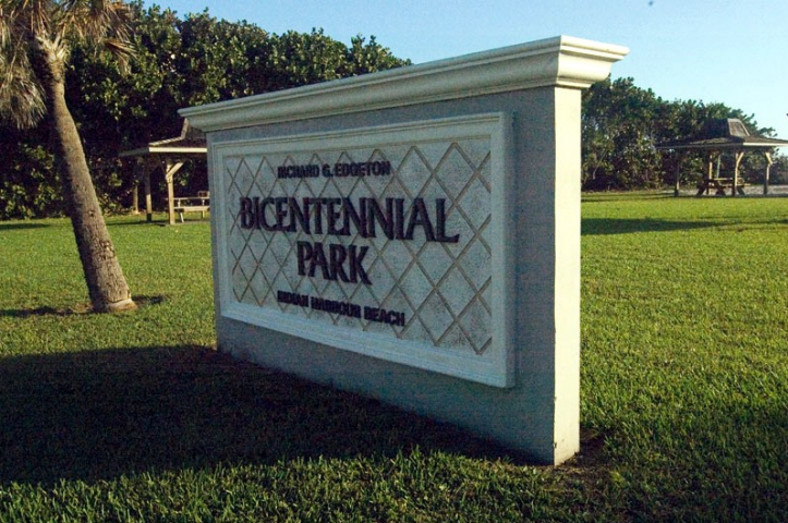 Bicentennial Beach Park Outdoor Sign