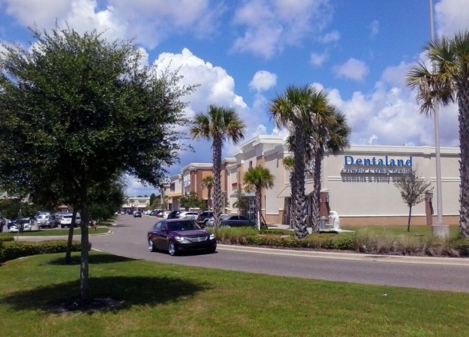 Hammock Landing Mall Exterior 1